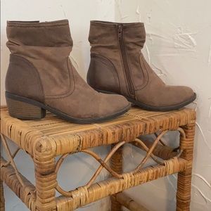 Brown boots cute detail